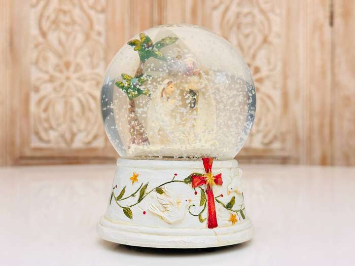 Exquisite Vintage Musical Wind up Large Snow Globe
