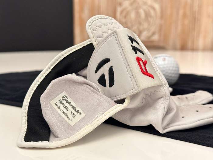 TaylorMade R11 Golf Glove / Gary Player towel & Golf Selection
