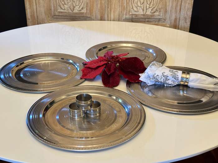 Designer Underplates & Napkin Rings - Set of 4