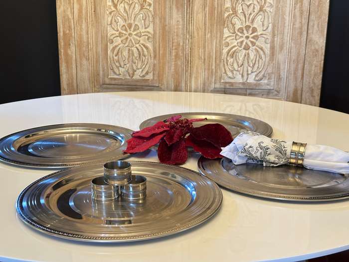 Designer Underplates & Napkin Rings - Set of 4