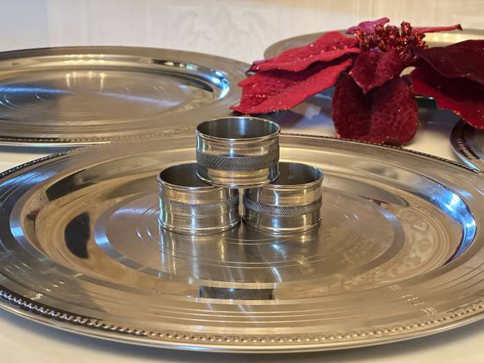 Designer Underplates & Napkin Rings - Set of 4