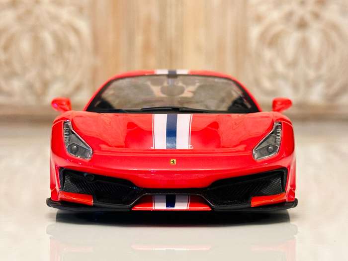 FERRARI 488 PISTA 1:24 Model Collectable in Original Box