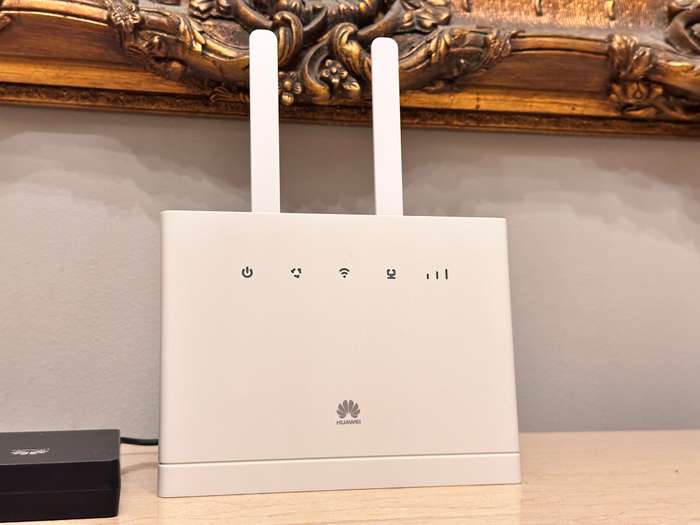 Huawei LTE 4G Wi-Fi SIM Router