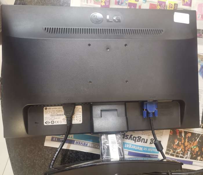 LG FLATRON E1941S - 19" LCD Monitor - Excellent condition