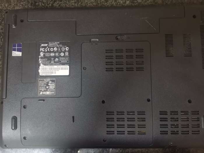 Acer Travelmate P453 Laptop - Sold as is for spares or repairs