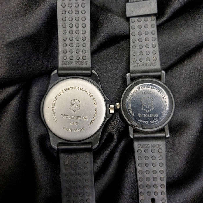 2 Victorinox Swiss Army watches