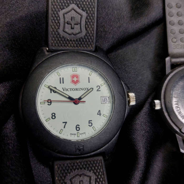 2 Victorinox Swiss Army watches