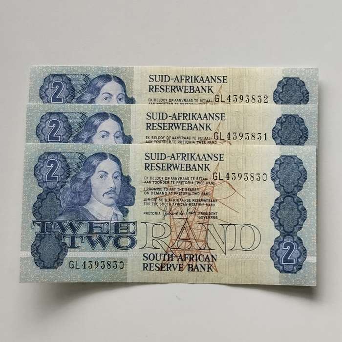 3x Uncirculated Two Rands in Sequence G de Kock 1984 Third Issue #N0022