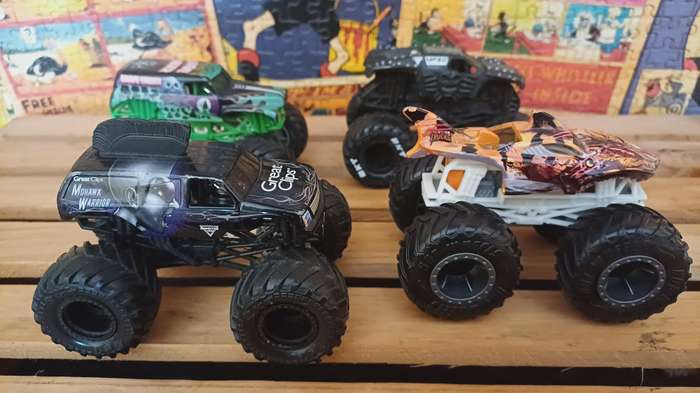 4x Monster Jam Series Hotwheels Trucks