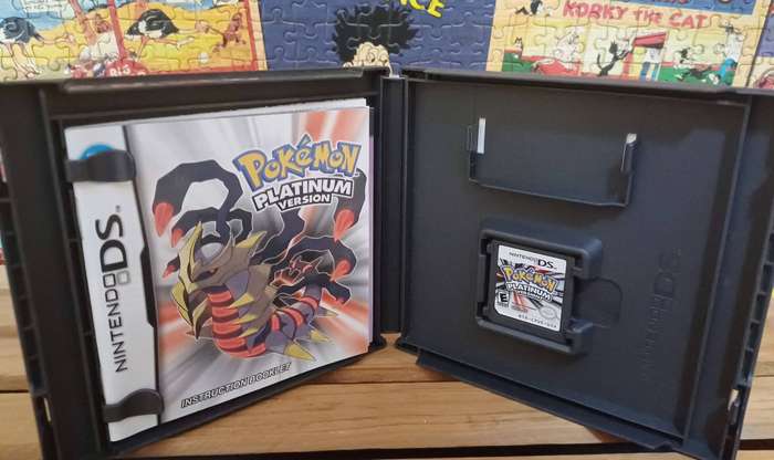 Pokemon Platinum Version Nintendo (DS)