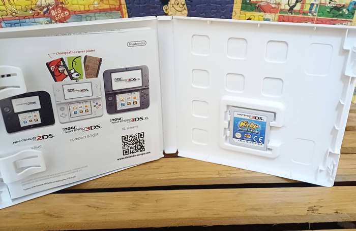 Kirby Planet Robobot Nintendo (3DS)