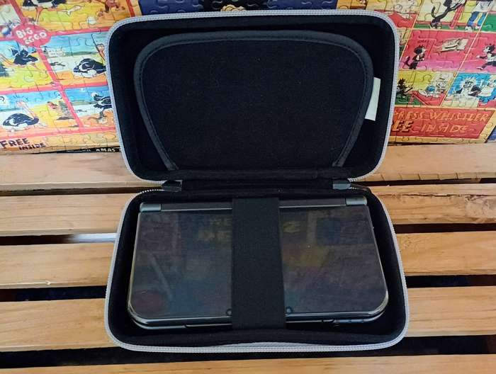 "New" Nintendo 3DS XL Console + Games