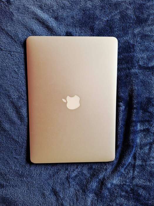 Apple MacBook Air 13 (Early 2015)  macOS Monterey 12.6.2