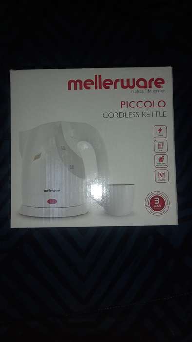 Mellerware 900ml Piccolo Mini Cordless Kettle - White