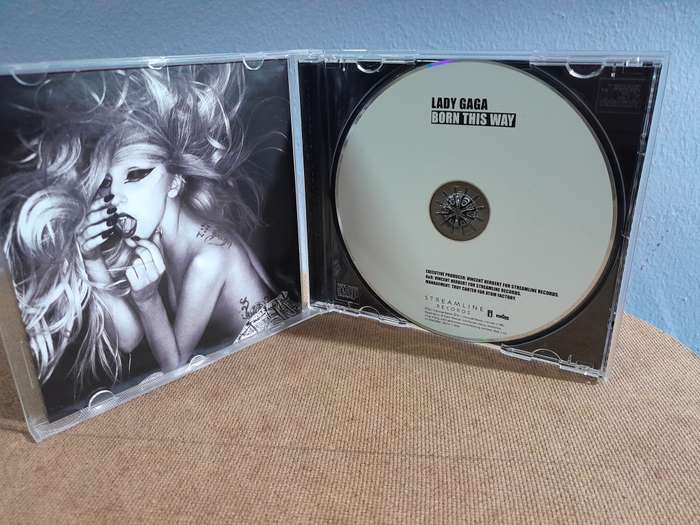 Lady GaGa - Born This Way (CD)