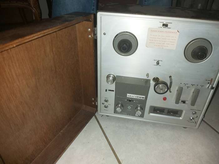 AKAI 1710W Vintage Recorder with 14 reels & 4 empty reels