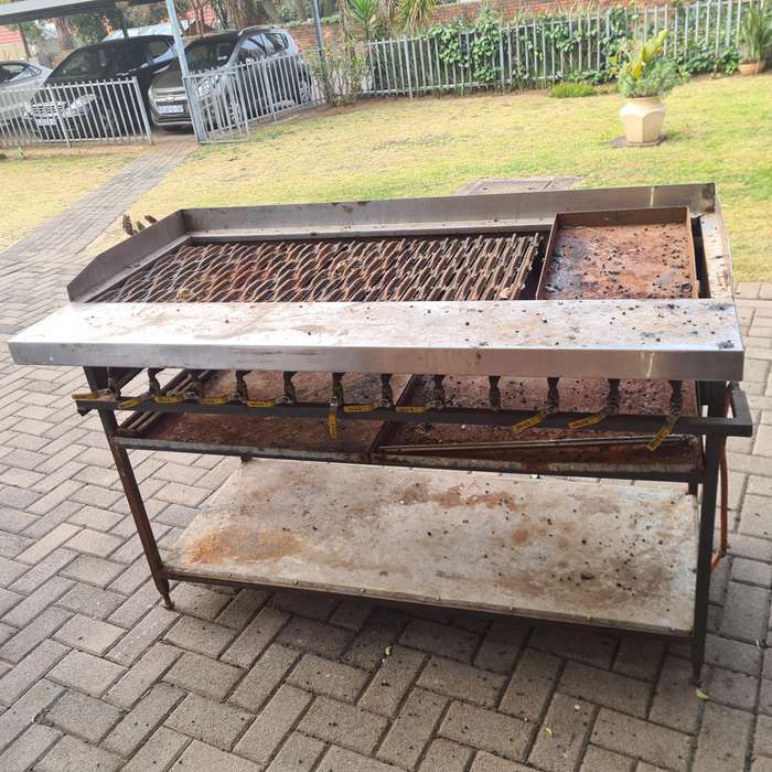 12 Burner Commercial Freestanding Stainless Gas Braai Flame Grill