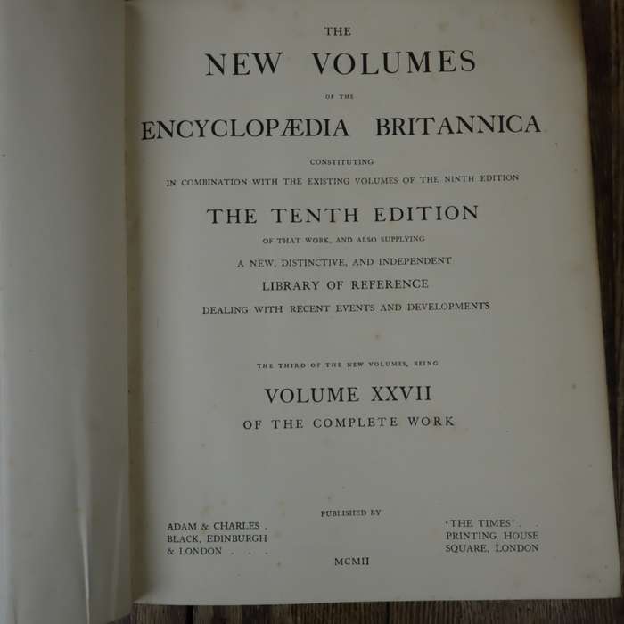 **ANTIQUE**  Early 1900s Encyclopaedia - 7 PCS - COLLECTABLES