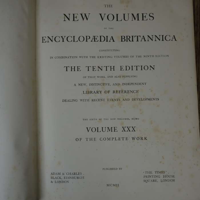 **ANTIQUE**  Early 1900s Encyclopaedia - 7 PCS - COLLECTABLES