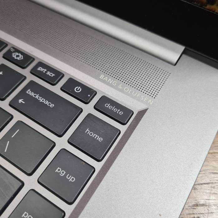 HP ZBook Studio G7 Mobile Workstation 6-Core 10th Gen i7 32GB RAM 500GB SSD NVIDIA® Quadro 4GB 15.6"