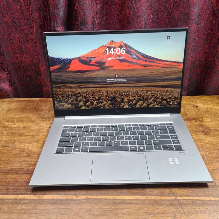 HP ZBook Studio G7 Mobile Workstation 6-Core 10th Gen i7 32GB RAM 500GB SSD NVIDIA® Quadro 4GB 15.6"