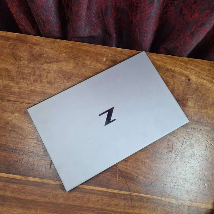 HP ZBook Studio G7 Mobile Workstation 6-Core 10th Gen i7 32GB RAM 500GB SSD NVIDIA® Quadro 4GB 15.6"