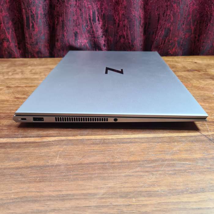 HP ZBook Studio G7 Mobile Workstation 6-Core 10th Gen i7 32GB RAM 500GB SSD NVIDIA® Quadro 4GB 15.6"