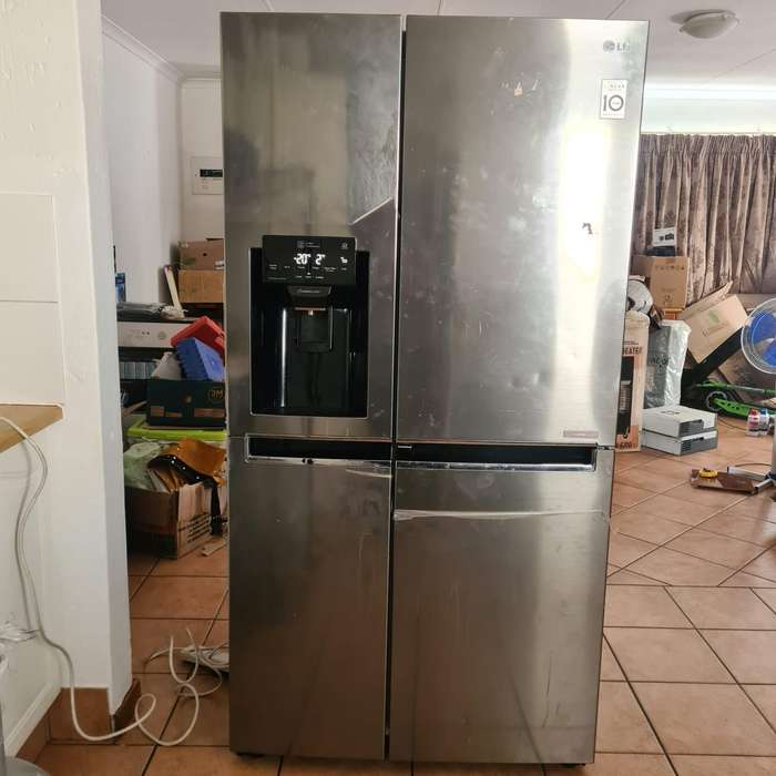 LG 601L Platinum Silver Side by Side Refrigerator, Door-In-Door (Plumbed) - GC-J247SLUV