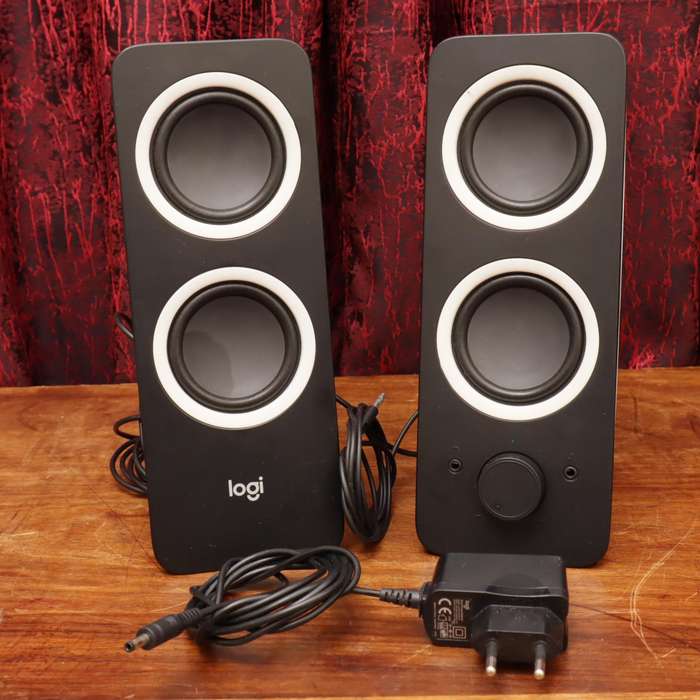 Logitech Z200 Multimedia PC Stereo Speakers Black 10 Watts