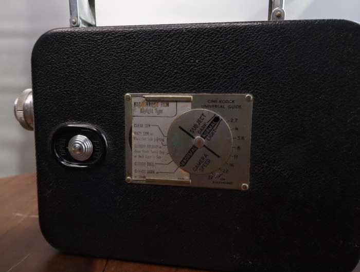 **VINTAGE** Cine Kodak Eight-25 + Kodak Anastigmat 13mm f2.7 Lens (8mm) (Collectable)