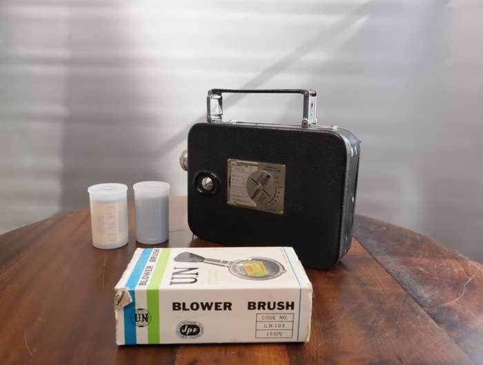 **VINTAGE** Cine Kodak Eight-25 + Kodak Anastigmat 13mm f2.7 Lens (8mm) (Collectable)