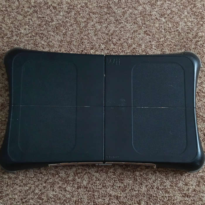 Wii Fit Plus Game + Wii Balancing Board