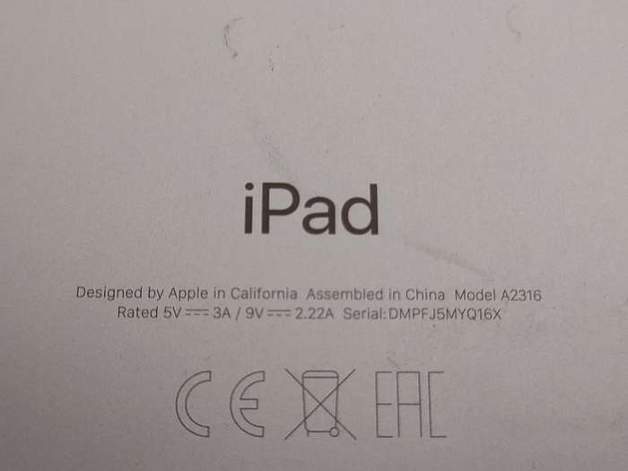 Apple iPad Air 4th Gen (2020) A2316  | 3.0 GHz* Apple A14 Bionic *** READ ***