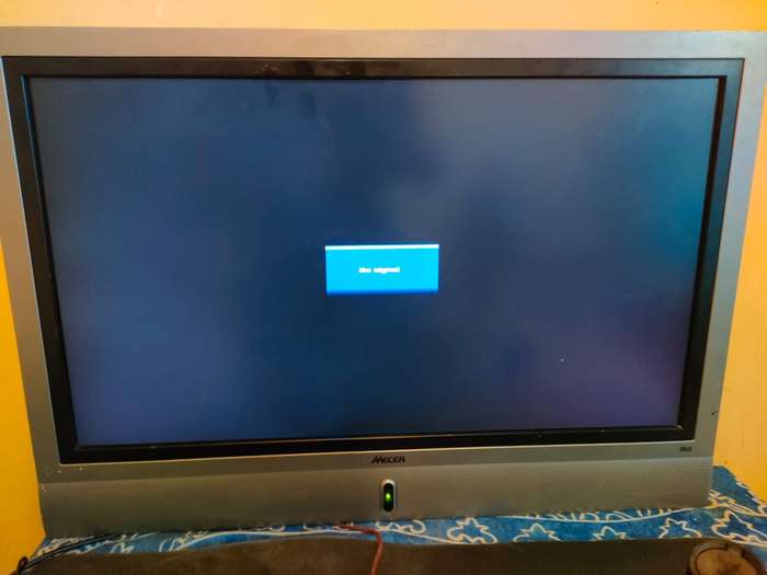 *** BIG Mecer 32' Monitor with HDMI ***
