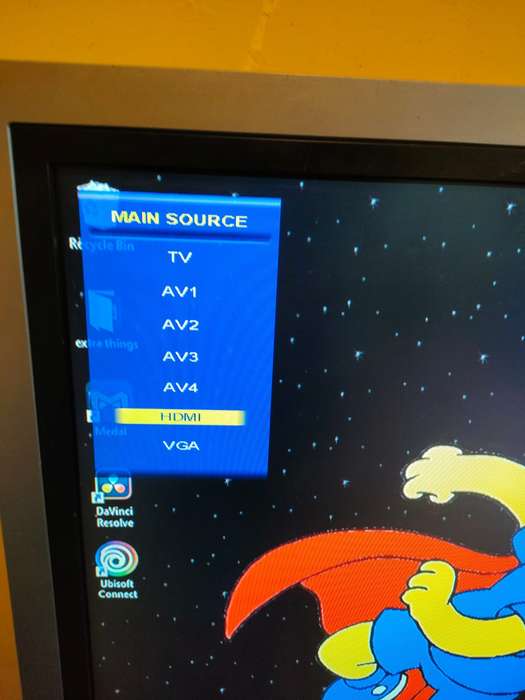 *** BIG Mecer 32' Monitor with HDMI ***