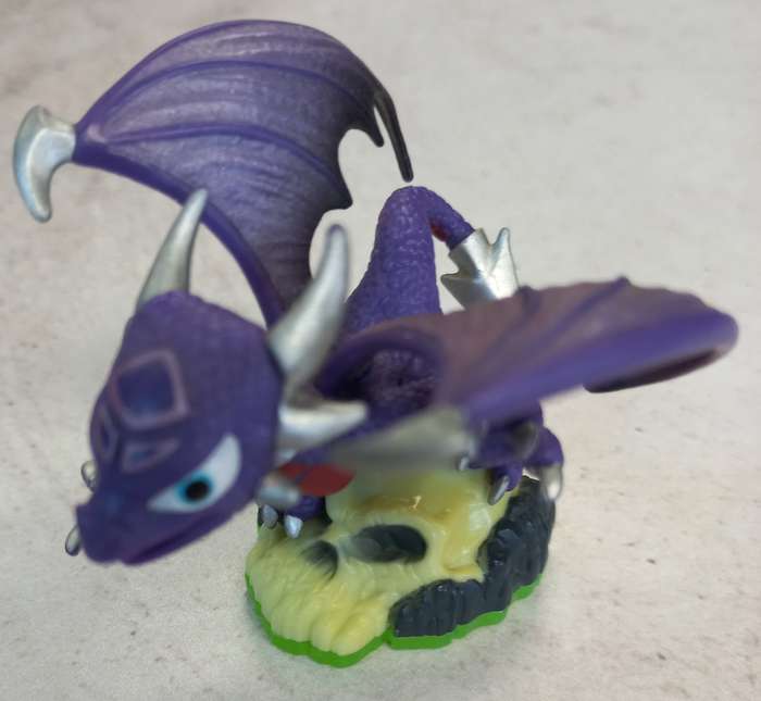 Cynder Figurine - Skylanders Spyros Adventure