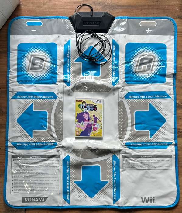 Dance Dance Revolution Hottest Party 5 (Bundle) (Wii)