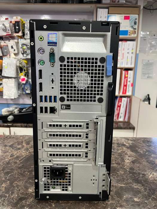 Dell OptiPlex 7060 Intel i7, 8th Gen Mini Tower Desktop PC with 16GB Ram
