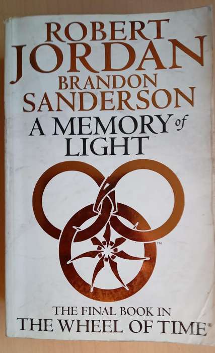 A Memory of Light by Robert Jordan, Brandon Sanderson -The Wheel of Time #14