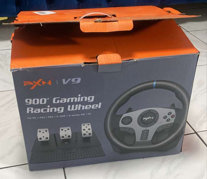 SECOND HAND PXN V9 Gaming Steering Wheel 270-900 degree with 3 Pedals and Gear Shifter