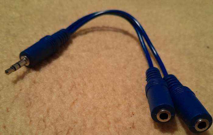 Aux Splitter Cable 3.5mm Stereo Male to 2x 3.5mm Stereo Female - 20cm