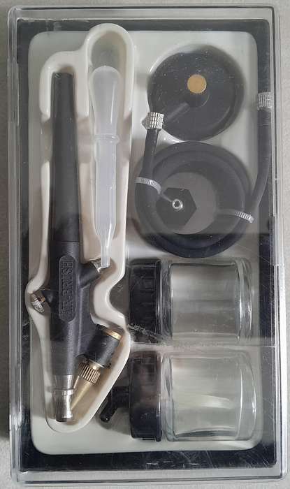 Seven Piece Air Brush Kit. Brand New.