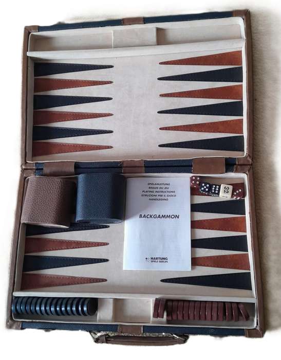 Hartung Backgammon by Hartung Spiele Berlin - For the discerning player!