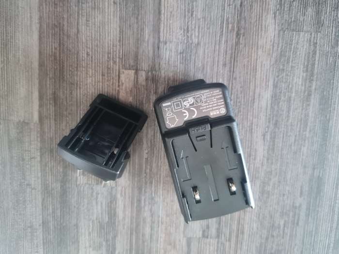 2 PIN USB WALL ADAPTOR 5V 2A