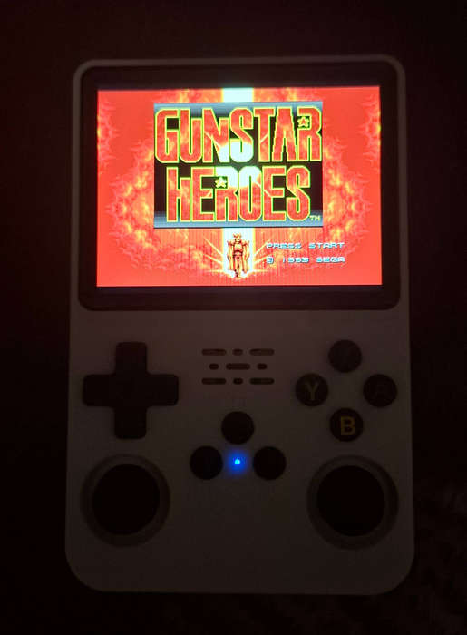 R36S Retro console