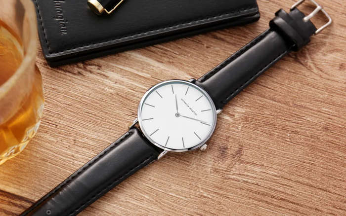 H.M. Classic Elegance - Luxury Minimalist Watch - Black