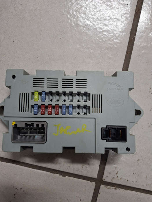 Jaguar XF fusebox