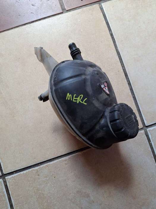 Mercedes benz W205 water bottle