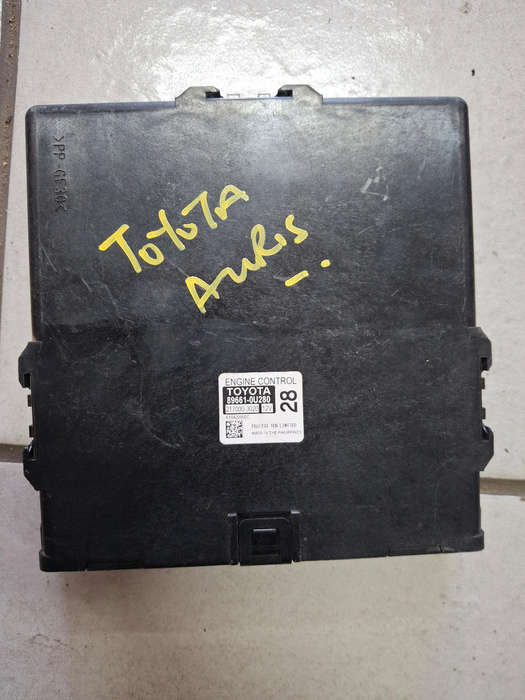 TToyota auris computer box ECU