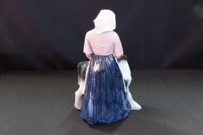 Royal Doulton Country Maid Figurine HN 3163.